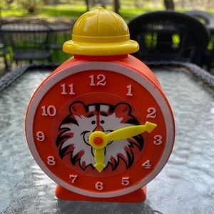Vintage Avon Kids 1969 Tic Toc Tiger Bubble Bath Clock Bank -New Unused  8 Fl Oz